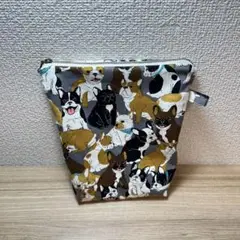 ハンドメイド　ワンちゃん柄の保冷ポーチ　ネックリングなど入れ