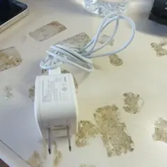 ホワイト電源アダプター 2ピン