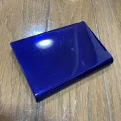 青いプラスチック製名刺入れ