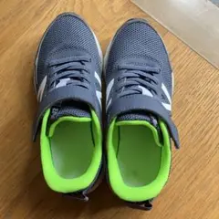 New Balance キッズ スニーカー グレー/ネオン