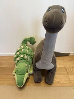 IKEA　JATTELIK 恐竜ぬいぐるみ　2体セット