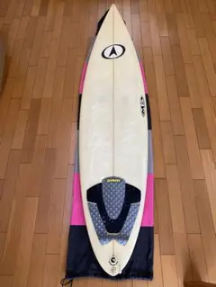 BYRNEバーン　サーフボード　ショートボード　フィン付き 6'2 BYRNEバーン サーフボード ショートボード フィン付き 6'2