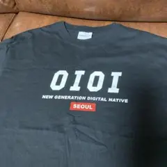 5252 by oioi OIOI Tシャツ ブラック