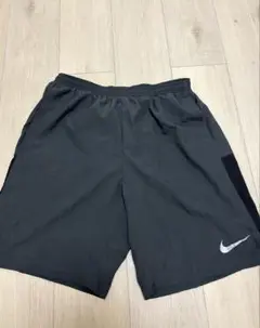 ナイキ　ランニングパンツ　XLサイズ