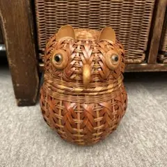 愛らしいお顔の大き目のフクロウさん。竹細工。