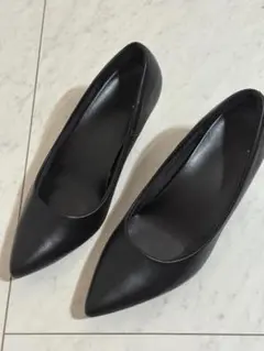 ブラック ポインテッドトゥ パンプス　24.0cm