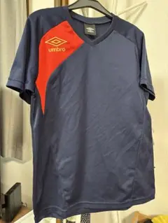 umbro ネイビー シャツ　サイズ160cm