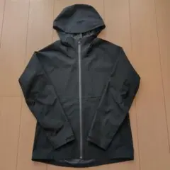 ユニクロ　UNIQLO　ブロックテックパーカー　黒　S
