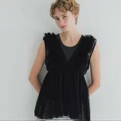 coca チュールVネックトップス Mサイズ