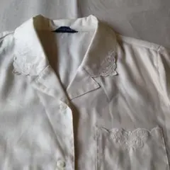 刺繍付き半袖ブラウス