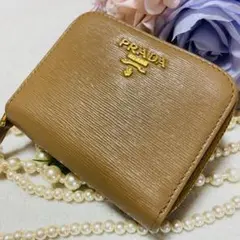極美品 プラダ コインケース ラウンドファスナー コインパース ベージュ