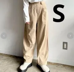 しまむら　ぷーさんコラボ　カーブパンツ　ベージュ　Sサイズ