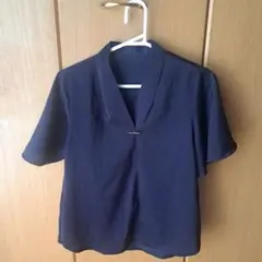 ネイビー Vネック 半袖ブラウス ポリエステル