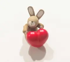 うさぎの置物　高さ3cm