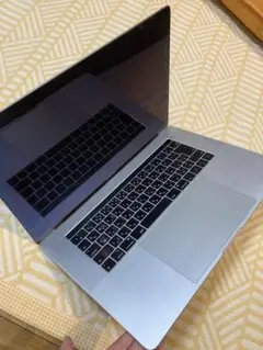 MacBook pro 2018 15インチ　訳アリ