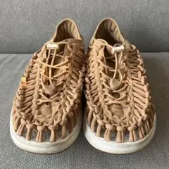 KEEN 編み込みサンダル
