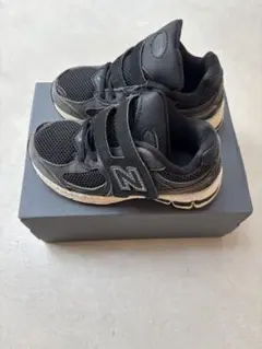 New Balance キッズ スニーカー ブラック　pv2002R 17