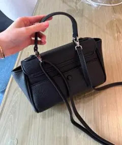 VASIC 牛革ショルダーバッグ