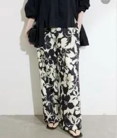 ジャーナルスタンダード　フラワープリントパンツ　36サイズ