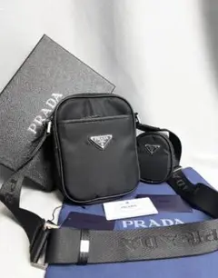 PRADA ブラック ナイロン ショルダーバッグ