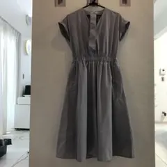 フレンチ袖ラベンダーカラーワンピース