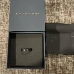 ダニエルウェリントン DANIELWELLINGTON ブラックリング 黒 指輪