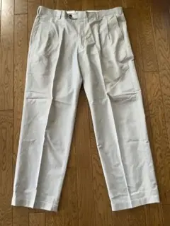 ユニクロ　メンズパンツスラックス95㎝ツータック入り