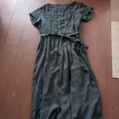 ダークグリーン 半袖 ロングワンピース未使用です。