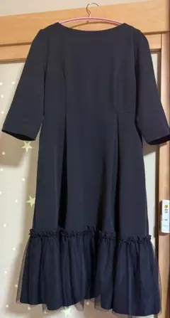 REGINA RISURRE ブラックワンピース フリル付き