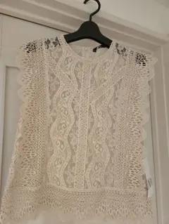 【新品・タグ付き】ZARA アイボリー レース ノースリーブ トップス L
