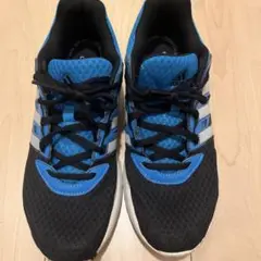 アディダス　ランニングシューズ