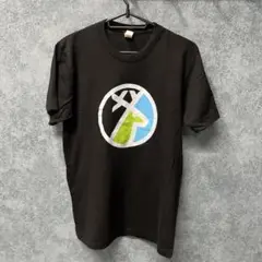 カラフルロゴの黒Tシャツ Sサイズ