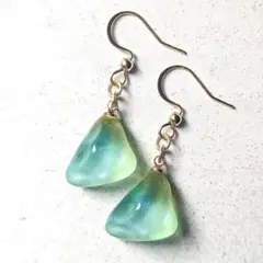 No.73 ハンドメイド 水面ストーン レジン フックピアス