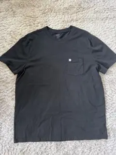 黒と白のポケット付きTシャツ 2枚セット