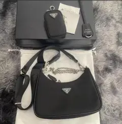 PRADA ブラックショルダーバッグ ポーチ付き