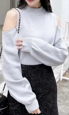 秋先取りオフショルダー グレー ニットセーター