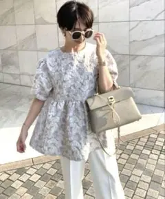 美品♡&.NOSTALGIA♡高見え映え♡ペプラムデザイン抜群トップス
