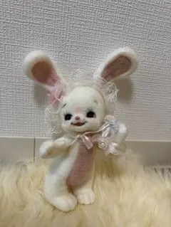 作家様作　羊毛フェルト　マスコット　白いうさぎ