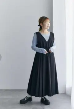 ehka sopo Vネックプリーツワンピース