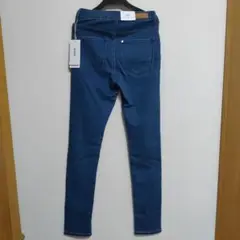 新品　スキニーデニム