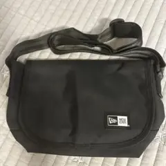 NEW ERA ブラック メッセンジャーバッグ
