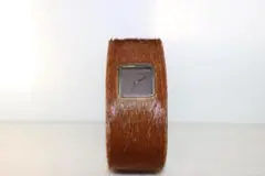 ファー風ブラウン腕時計