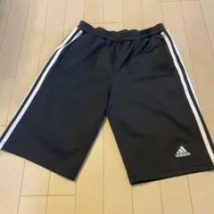 adidas ハーフパンツ 黒 ストライプ付き