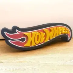 ホットウィール | Hot Wheelsのロゴデザインの立体的なランプシェード。