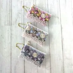 インド刺繍リボン両面仕上げ ◎フラットミニポーチ◎吊るせるボールチェーン薄ピンク
