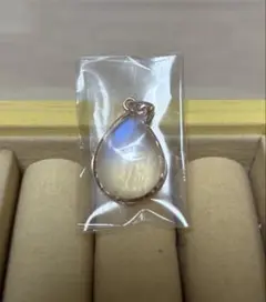 ムーンストーン　チャーム