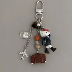 制服キティーちゃんトラベルモードキーホルダー バンダイ　希少　入手困難