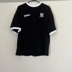 美品New York Yankees ブラック Tシャツ Mサイズ