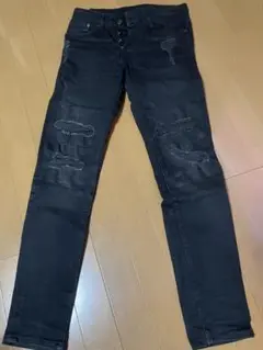 スキニー　ダメージジーンズ