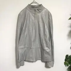 組曲 KUMIKYOKU ノーカラージャケット　グレー　レザー風　綺麗め　上品2